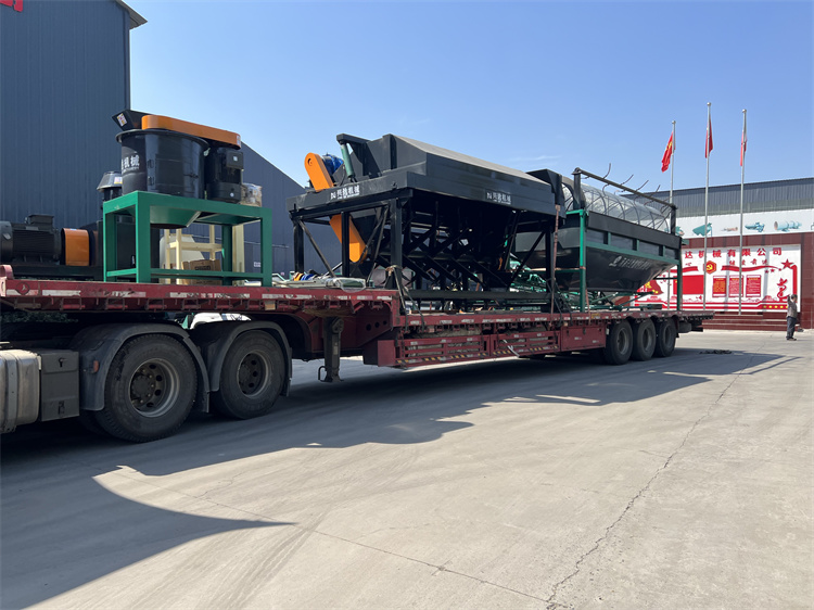 內(nèi)蒙烏蘭察布年產(chǎn)2萬噸免烘干造粒機生產(chǎn)線第一車發(fā)貨