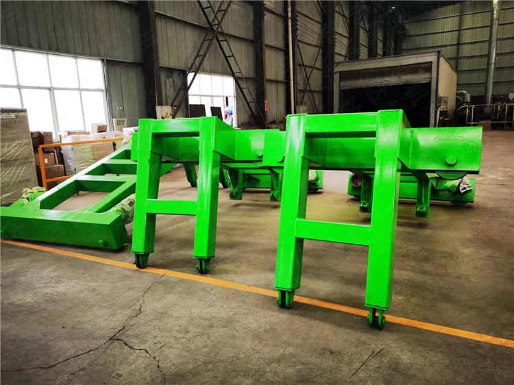 可處理廢棄物糞便發(fā)酵的有機(jī)肥輪盤翻拋機(jī)生產(chǎn)中
